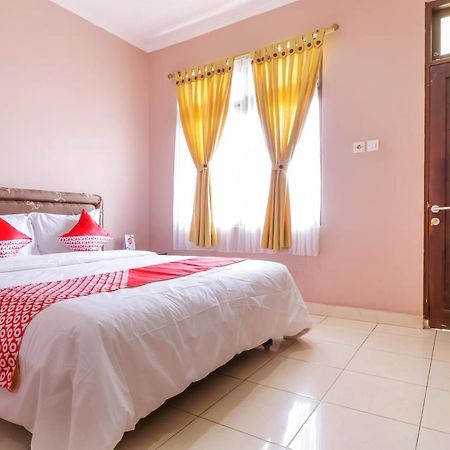 Oyo 2456 Purnama House Kuta Hotell Kuta Lombok Exteriör bild