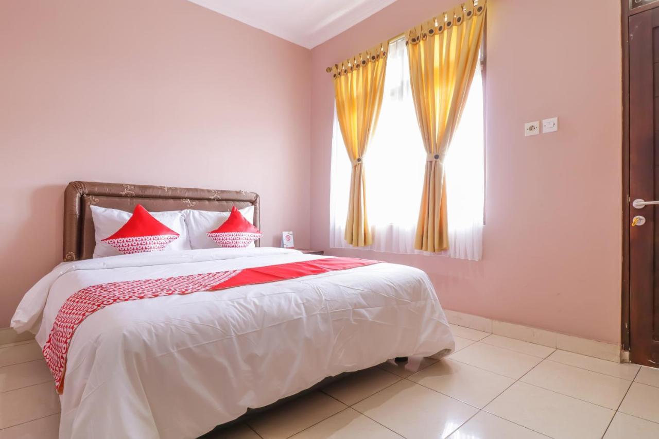 Oyo 2456 Purnama House Kuta Hotell Kuta Lombok Exteriör bild