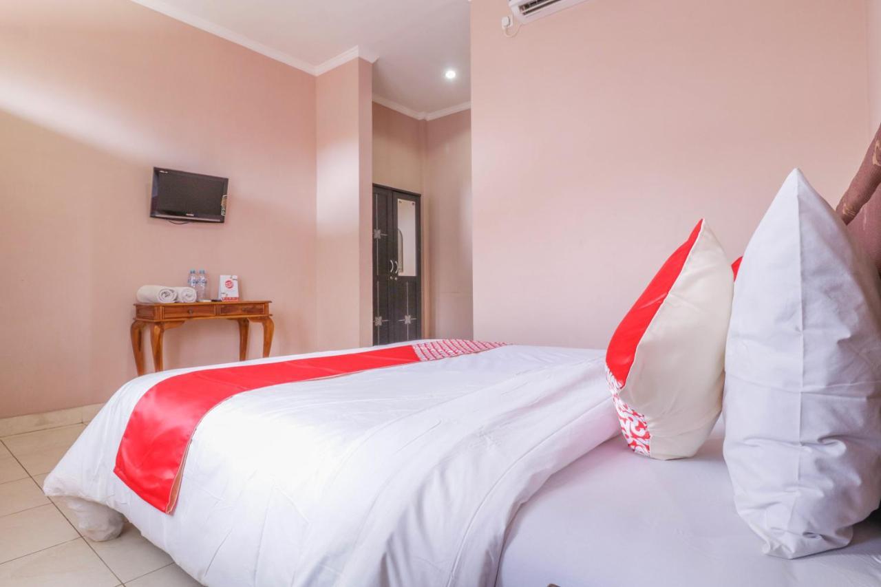 Oyo 2456 Purnama House Kuta Hotell Kuta Lombok Exteriör bild