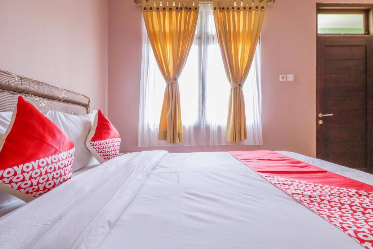 Oyo 2456 Purnama House Kuta Hotell Kuta Lombok Exteriör bild