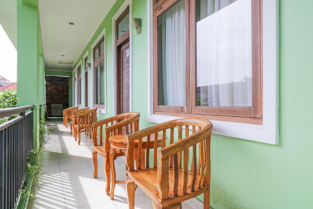 Oyo 2456 Purnama House Kuta Hotell Kuta Lombok Exteriör bild