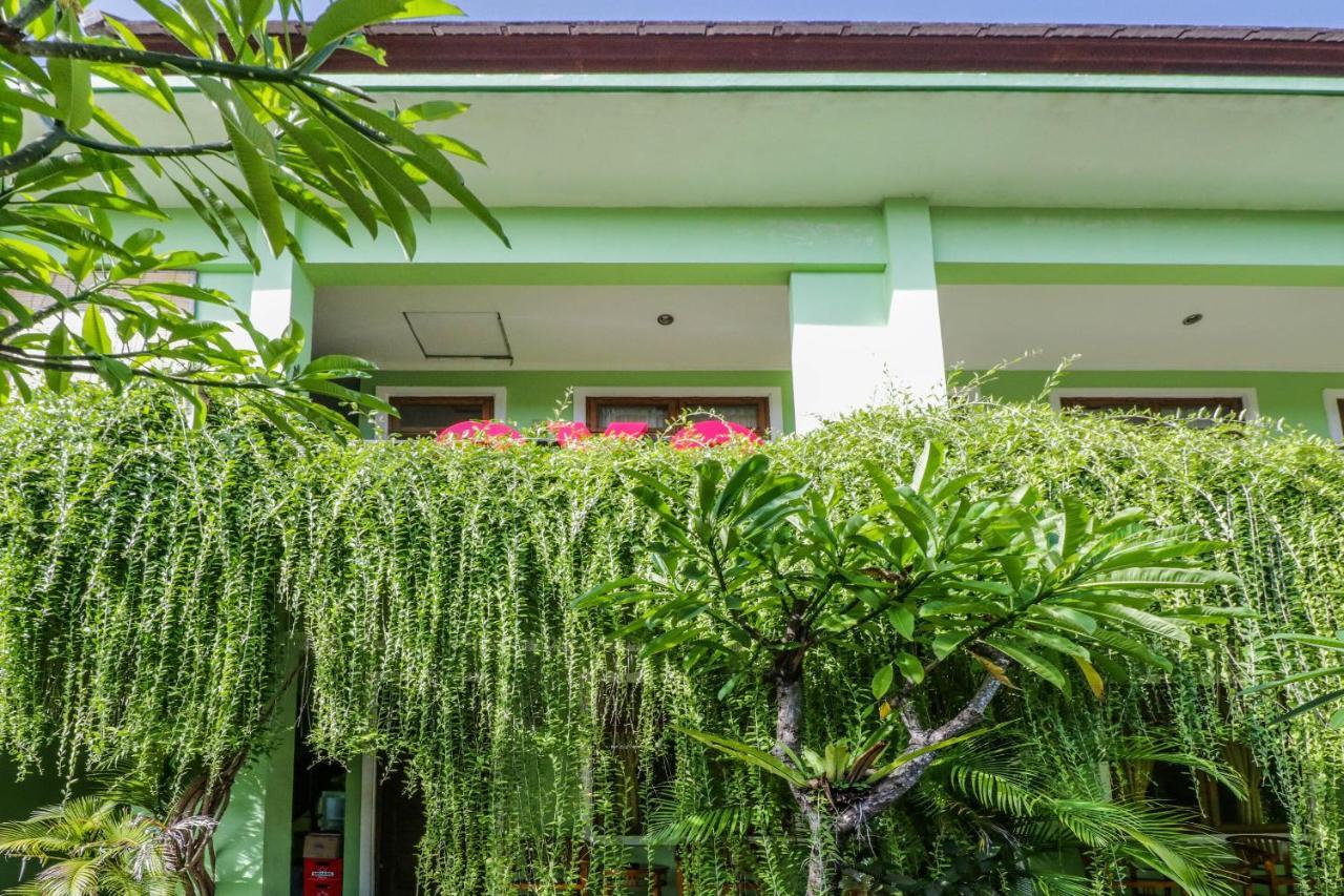Oyo 2456 Purnama House Kuta Hotell Kuta Lombok Exteriör bild