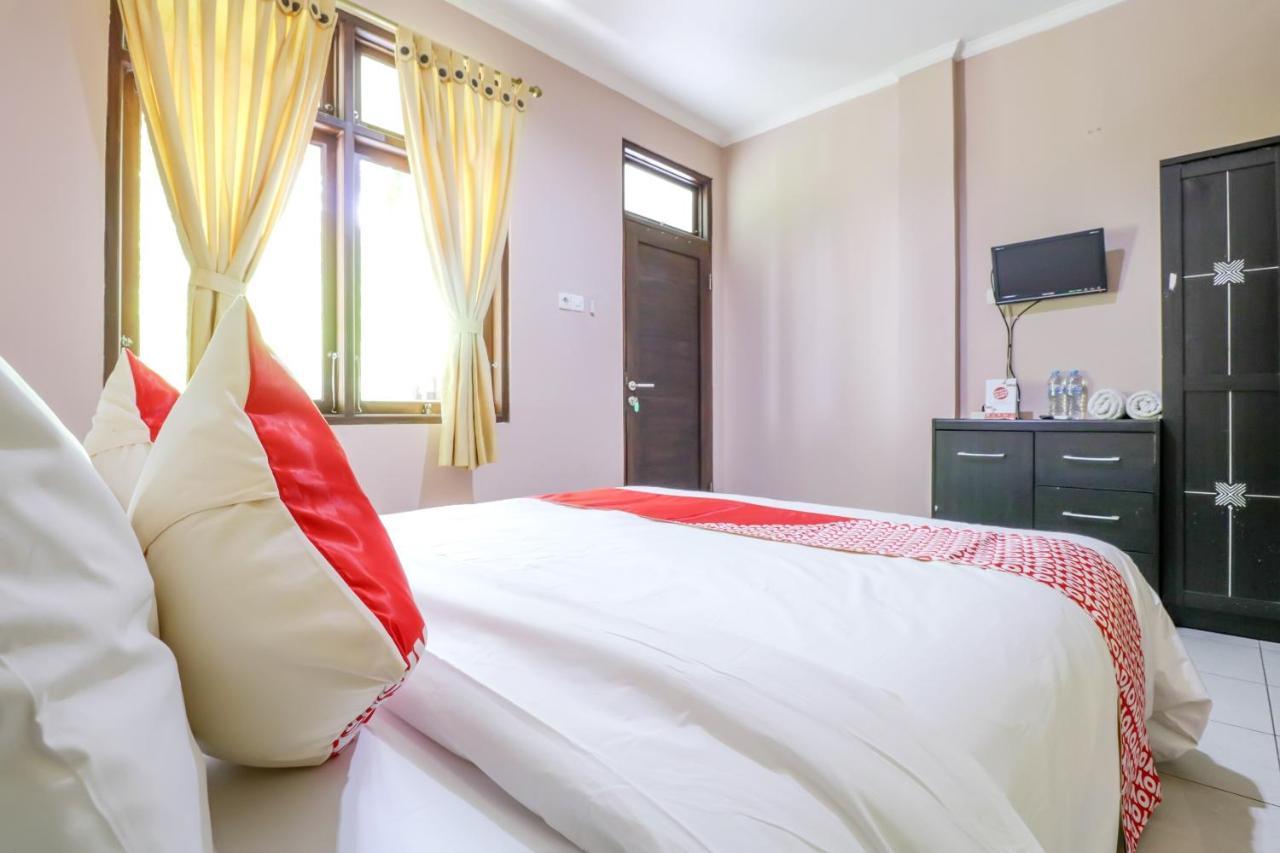 Oyo 2456 Purnama House Kuta Hotell Kuta Lombok Exteriör bild