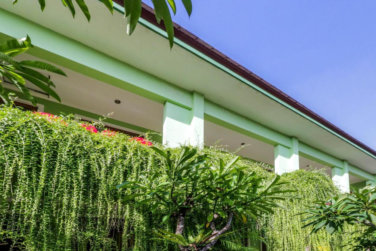 Oyo 2456 Purnama House Kuta Hotell Kuta Lombok Exteriör bild